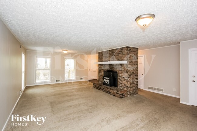 1105 Honeysuckle Dr