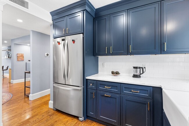 Photo - 1100 Salem St