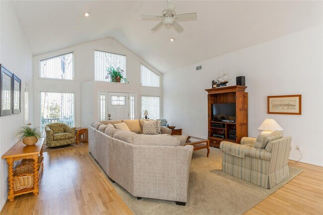 Photo - 7 Clay Pit Rd