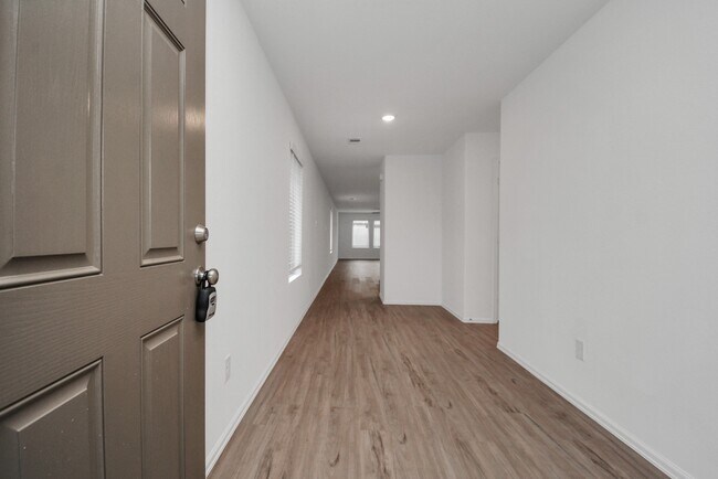 Photo - 27023 Rimini Pt Dr