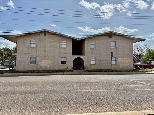 Building Photo - 3616 Harvey Dr W Unit 14 Rental