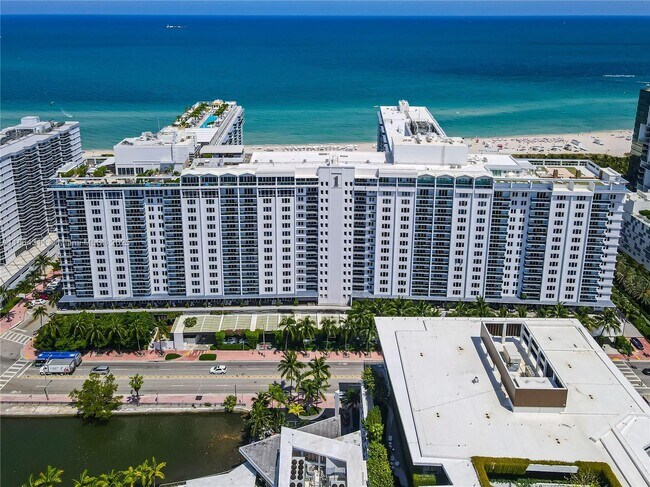 Photo - 2301 Collins Ave Unidad 542