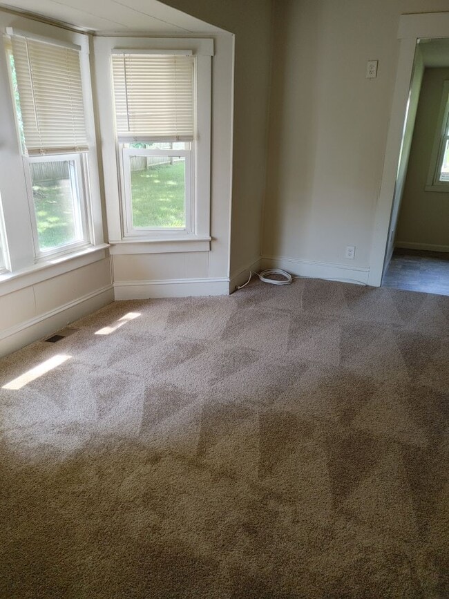 Photo - EDGEWOOD 2 BEDROOM RANCHER