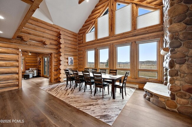 Photo - 948 S Foothill Dr