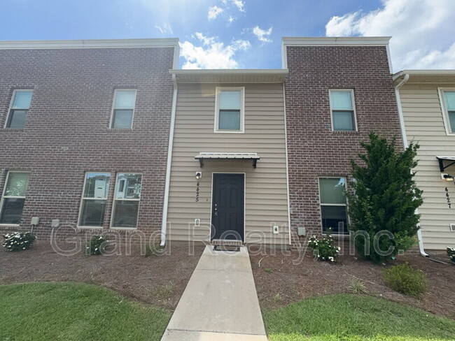 Photo - 4425 Village Oak Ln Townhome
