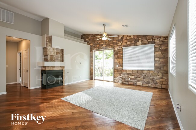 Photo - 1044 Via Camelia St