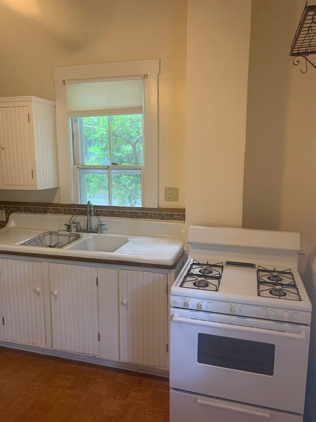Photo - 220 NE 7th St