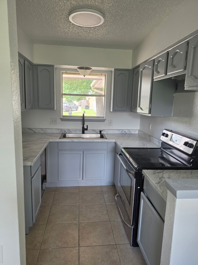 Photo - 11002 Clear Fork Dr