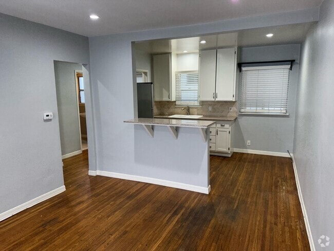 Building Photo - 436 Rosecrans Ave Unit B Rental