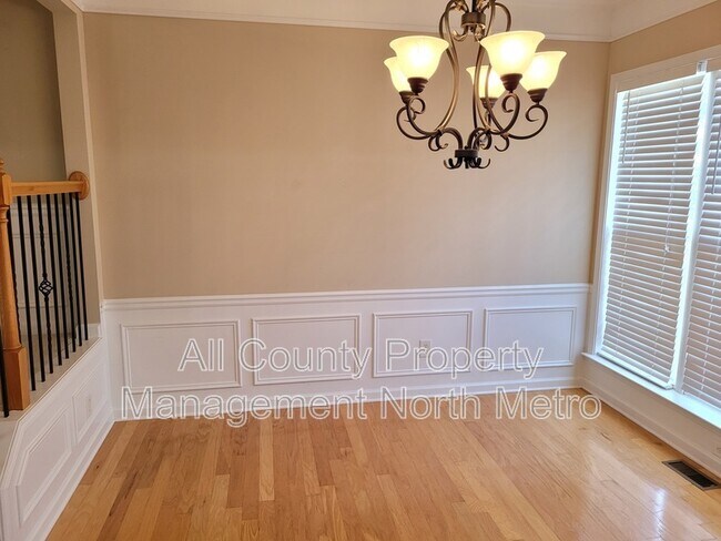 Photo - 5005 Foxfield Trace SE