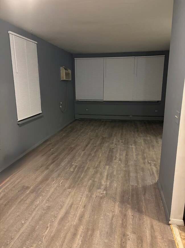 Photo - 2358 Discovery Dr Unit B