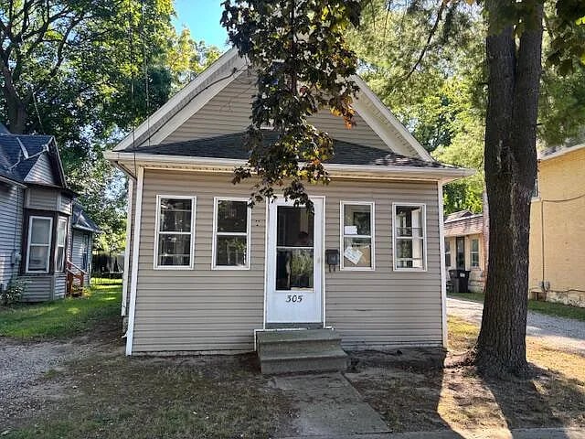 Building Photo - 305 N Elm Ave