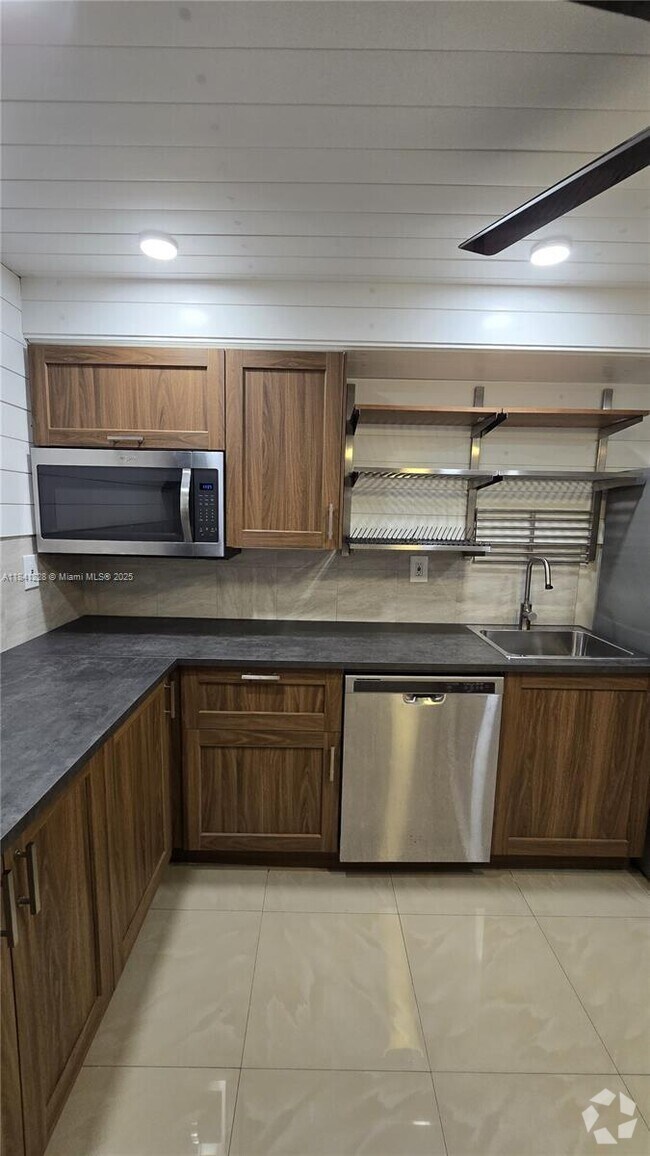Building Photo - 1000 Parkview Dr Unit 218 Rental