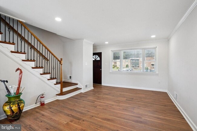 Photo - 525 E Duncan Ave