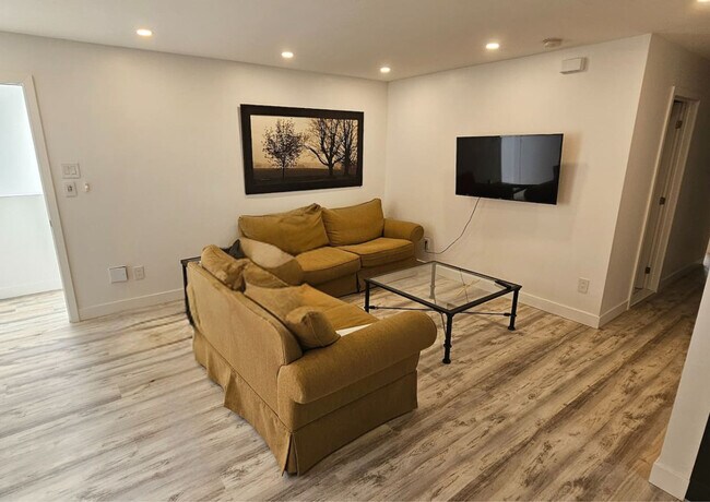 Photo - 2698 Chem. Bedford Unit ID1061557P