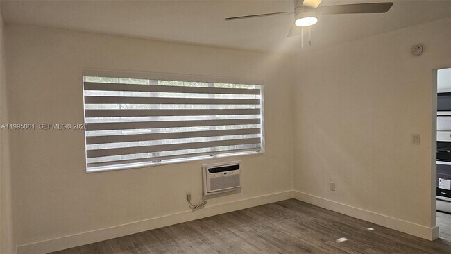 Photo - 1616 Michigan Ave Unidad 11