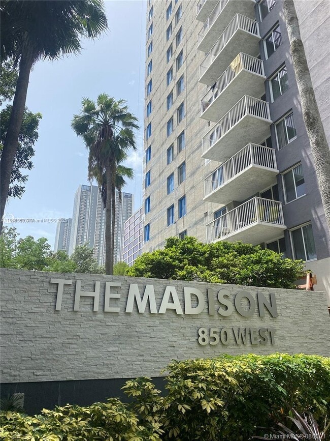 Building Photo - 800 N Miami Ave Unit E-505 Rental