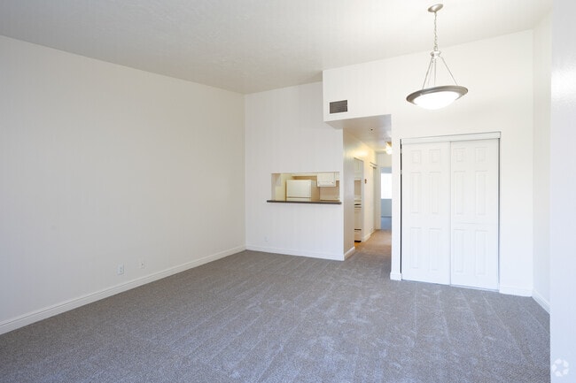 2BD, 1BA - 838SF - Living Room
