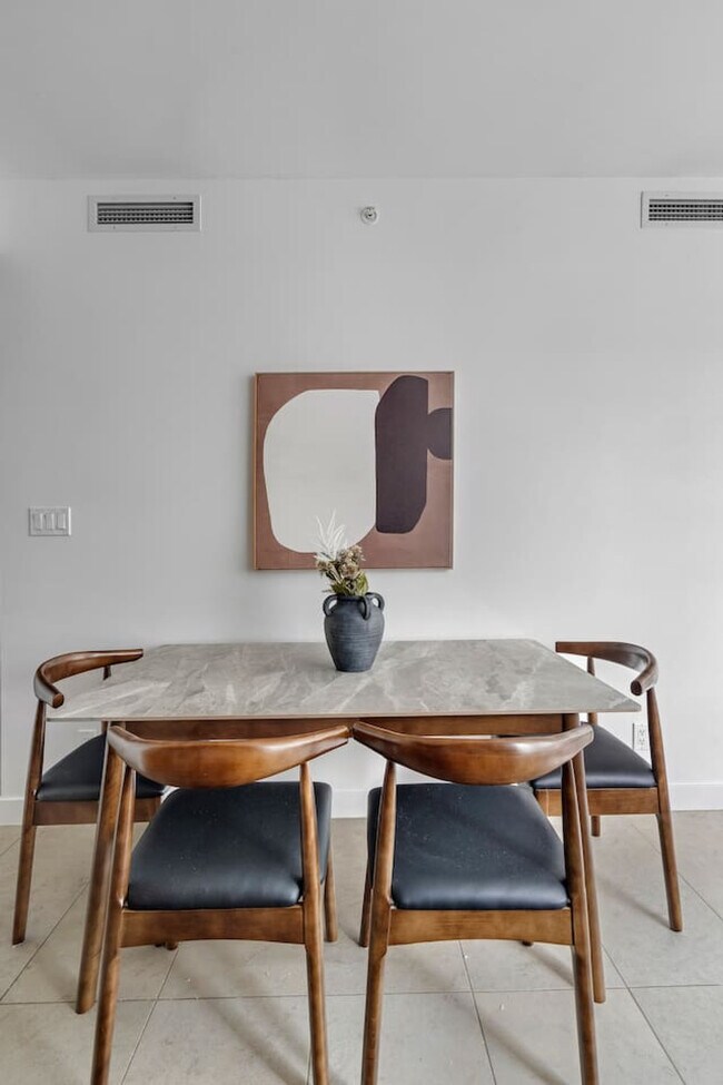 Photo - 1028 Barclay St Unit ID1051894P