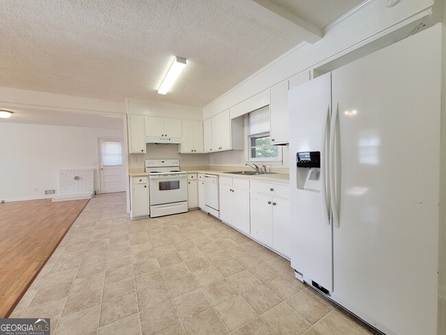 Photo - 304 E Broad St