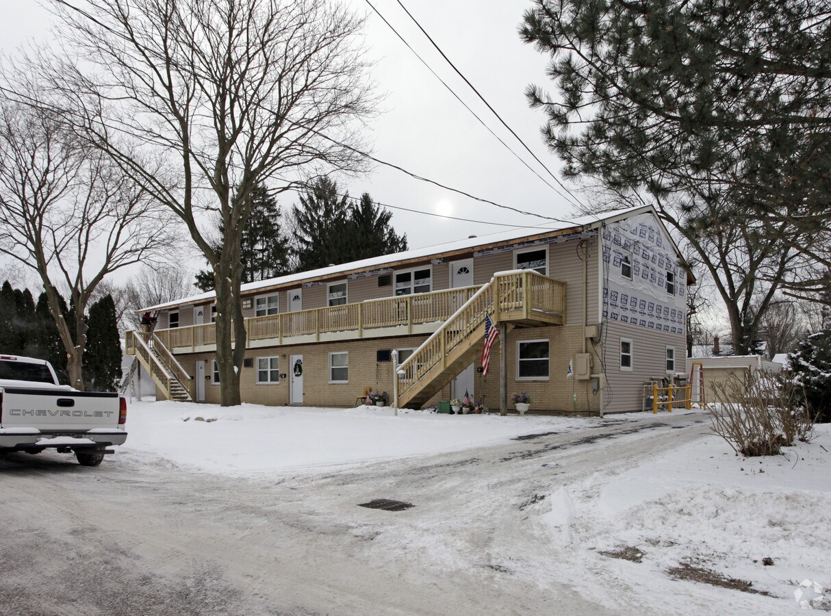 Photo - 640 E Hopocan Ave Apartments