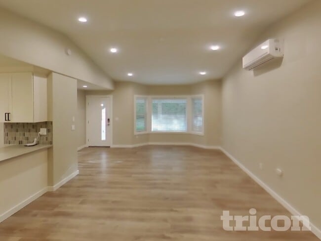 Photo - 3899 SE Harriet St