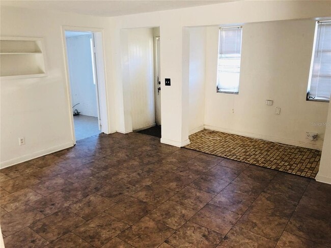 Photo - 210 Lee Dr