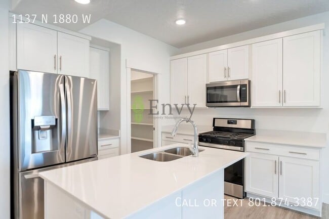 Photo - 1137 N 1880 W