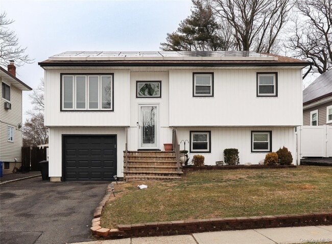 Building Photo - 642 6th Ave W