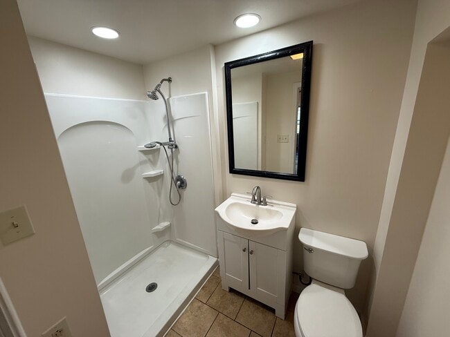 Baño - 229 East Main Street Unidad 229