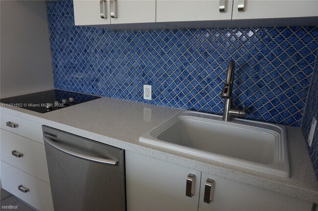 Photo - 2 br, 1 bath Condo - 7900 Tatum Waterway D... Unidad Apt 411