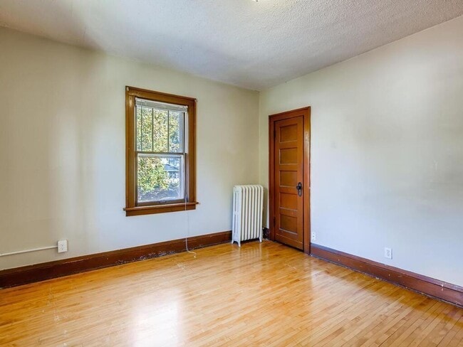 Photo - 1698 Hewitt Ave Unidad #2