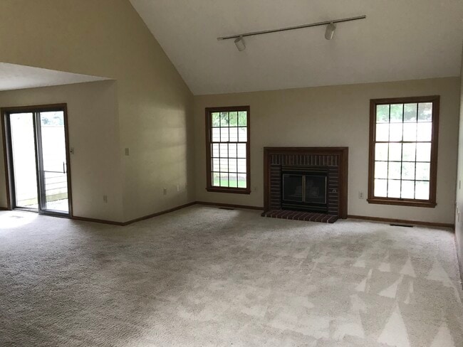Great Room - 6630 Golf Green Dr Townhome