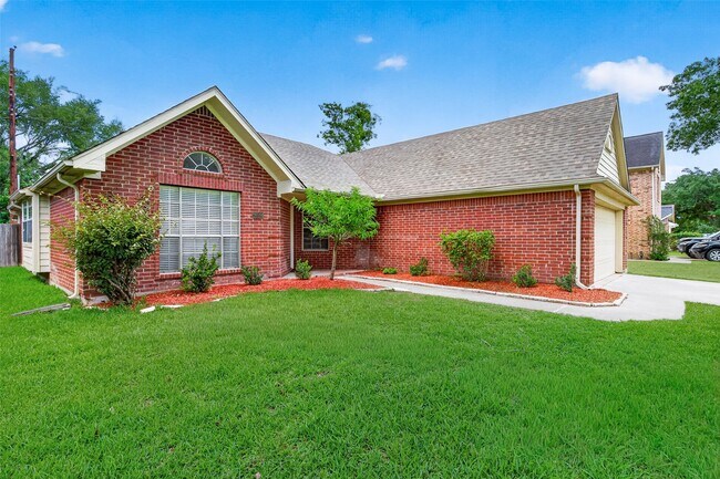 Photo - 16514 Camino Del Sol Dr