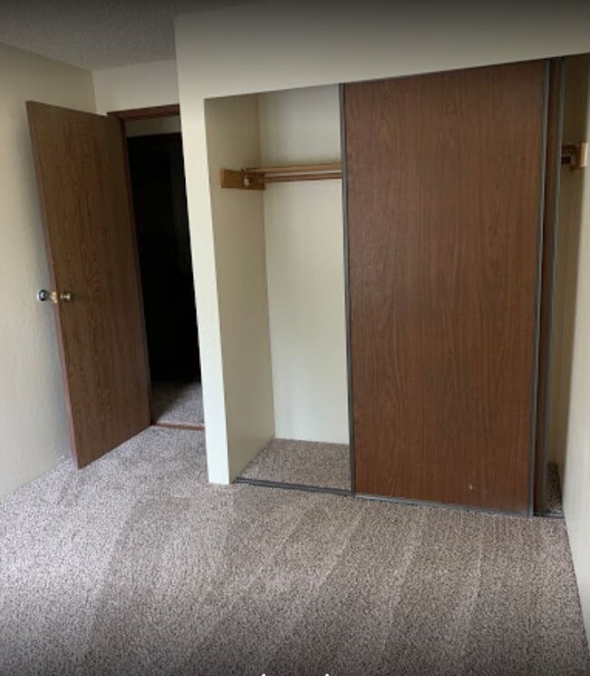KINGSGATE MEADOWS APTS