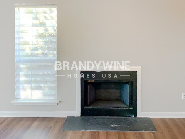 Photo - 425 Hannah Dr