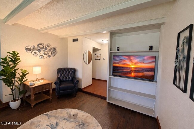 Photo - 6201 Escondido Dr Unit 17E