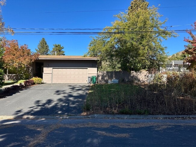 Photo - 1985 Benson Ave