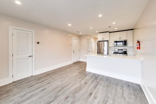 Photo - 924 19th St NE Unit 3