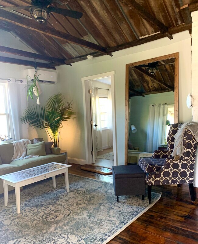 Photo - 1105 Rockway St