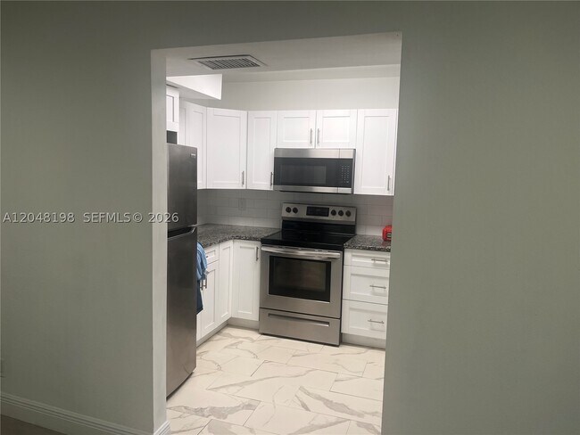 Photo - 5952 NW 25th St