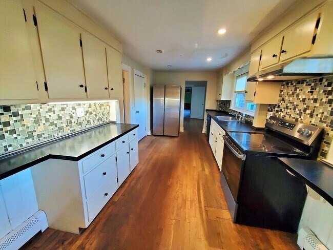 Photo - 450 Oak St Unit A