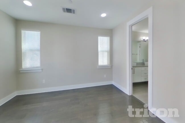 Photo - 209 S Village Way