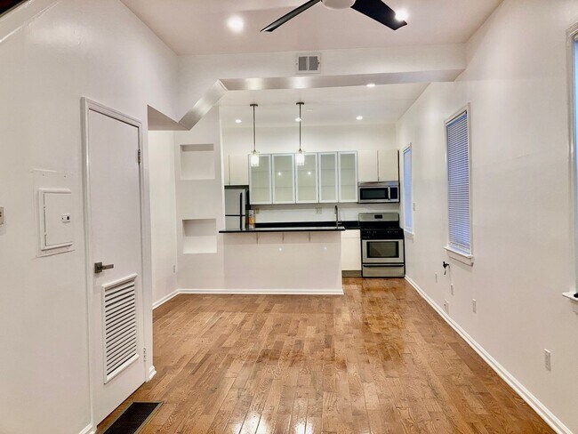 Photo - 1902 W Girard Ave Unidad #2R