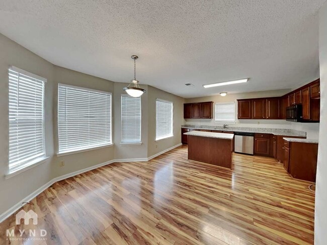 Photo - 8123 Country Mill Cove