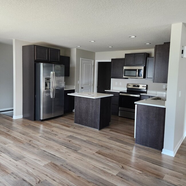 Photo - 1500 Primrose Dr SE