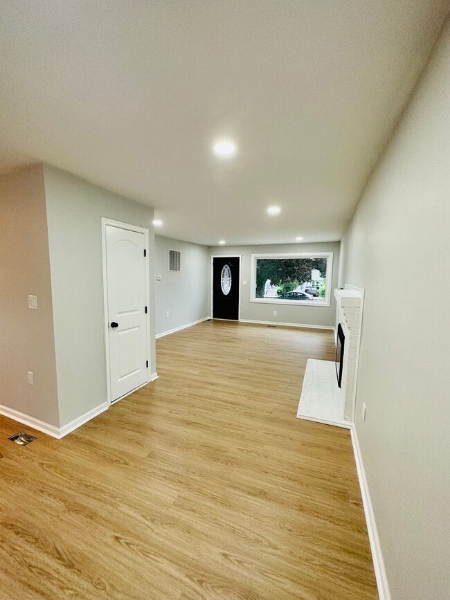 5906 Leewood Ave