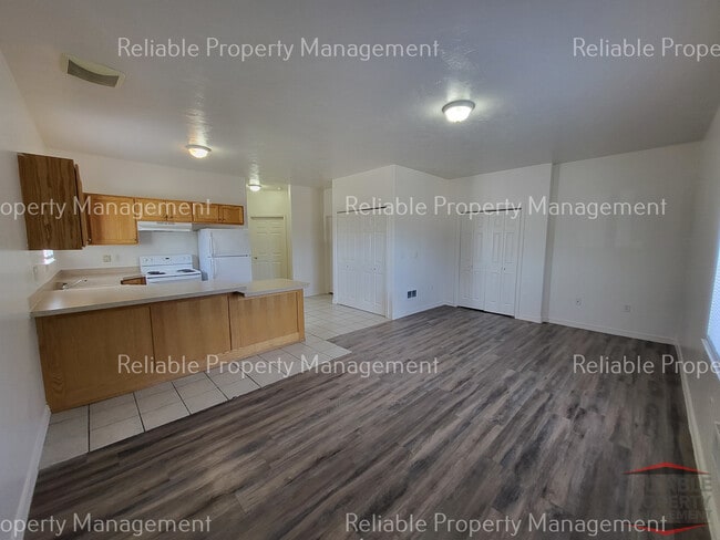 Photo - 685 John Adams Pky Apartments Unit 3