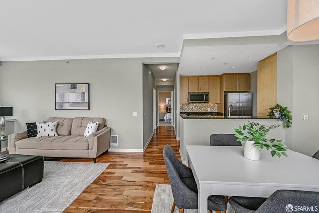 Photo - 400 Beale St