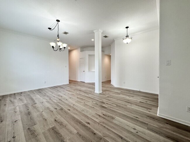 73 E Montfair Blvd